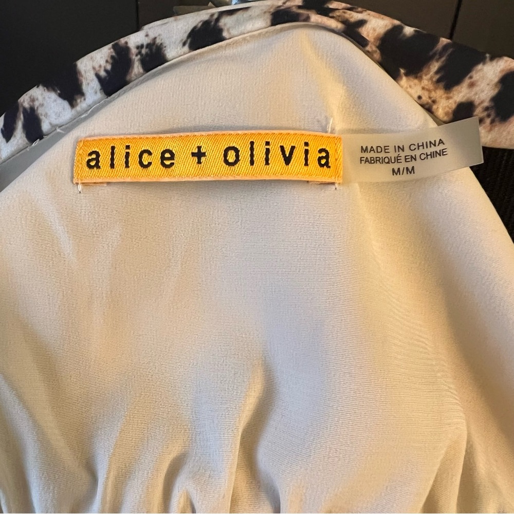 Alice + Olivia Shellie Leopard Open back dress size medium - Picture 8 of 9